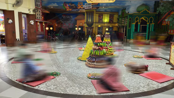 begitu masuk disuguhi edukasi budaya indonesia