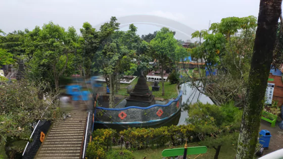 melihat wahana edukasi sejarah dari atas mercusuar