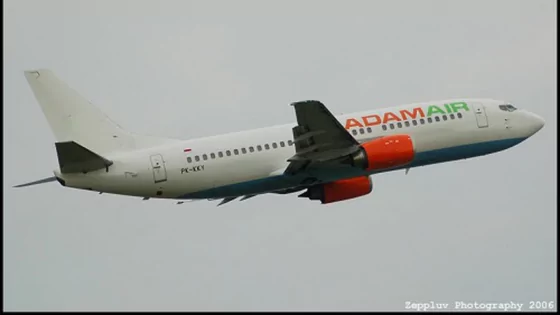 dua kecelakaan pesawat di tahun baru adam air 574